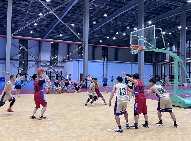中金公司開(kāi)展第一屆職工體育運(yùn)動(dòng)會(huì)籃球比賽